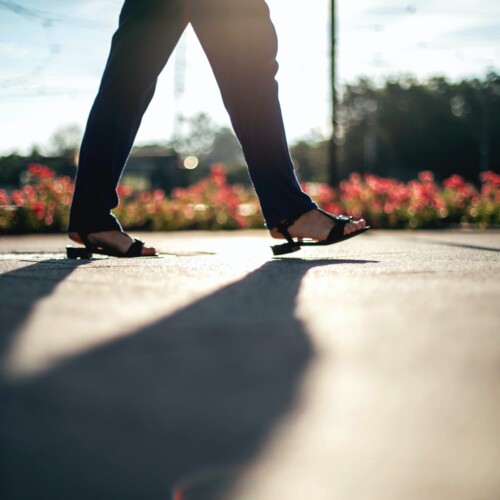 maternity-trouble-walk